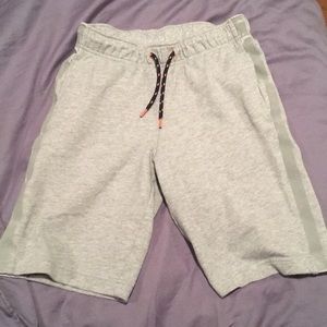 Cat&Jack Boys jogging short. Medium (8-10)